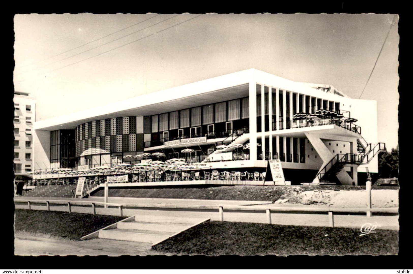 17 - ROYAN - LE PALAIS DES CONGRES - Royan