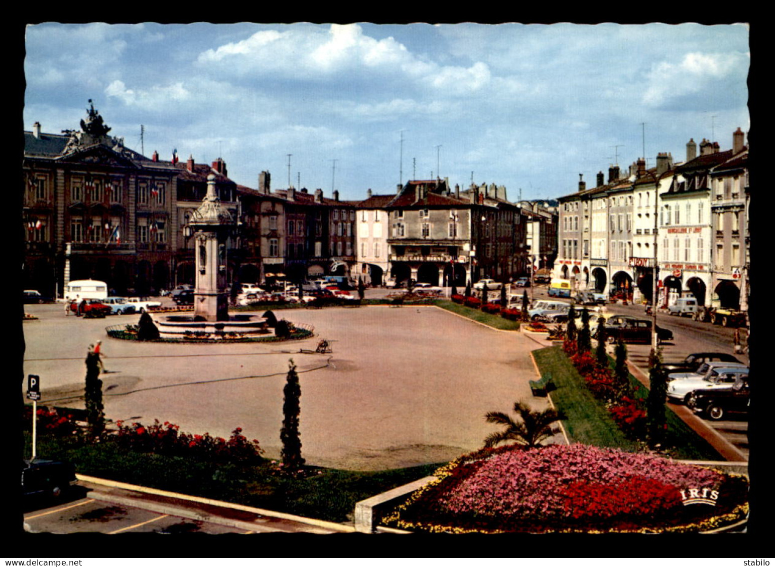 54 - PONT-A-MOUSSON - LA PLACE DUROC - Pont A Mousson