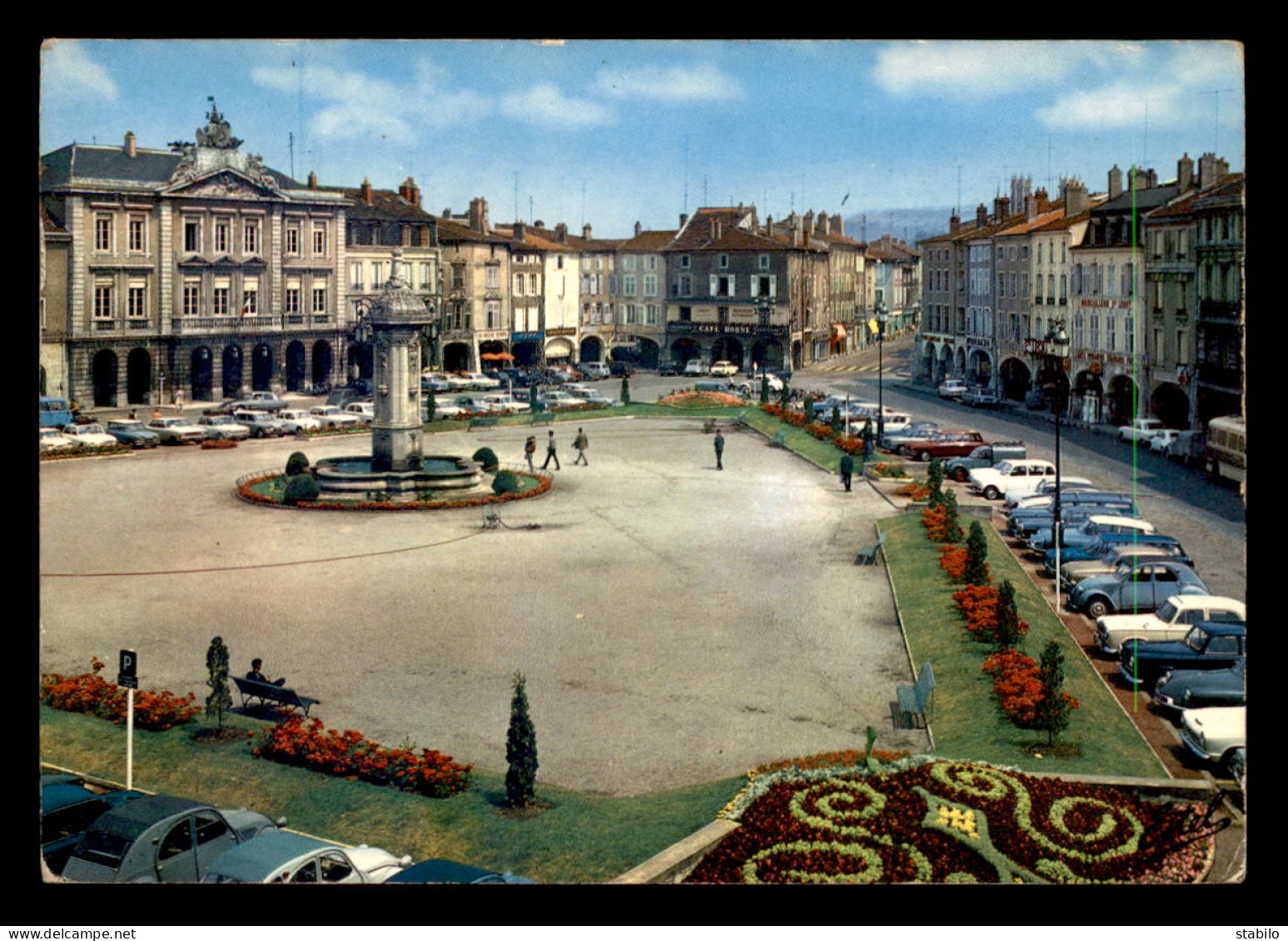 54 - PONT-A-MOUSSON - PLACE DUROC ET L'HOTEL DE VILLE - Pont A Mousson