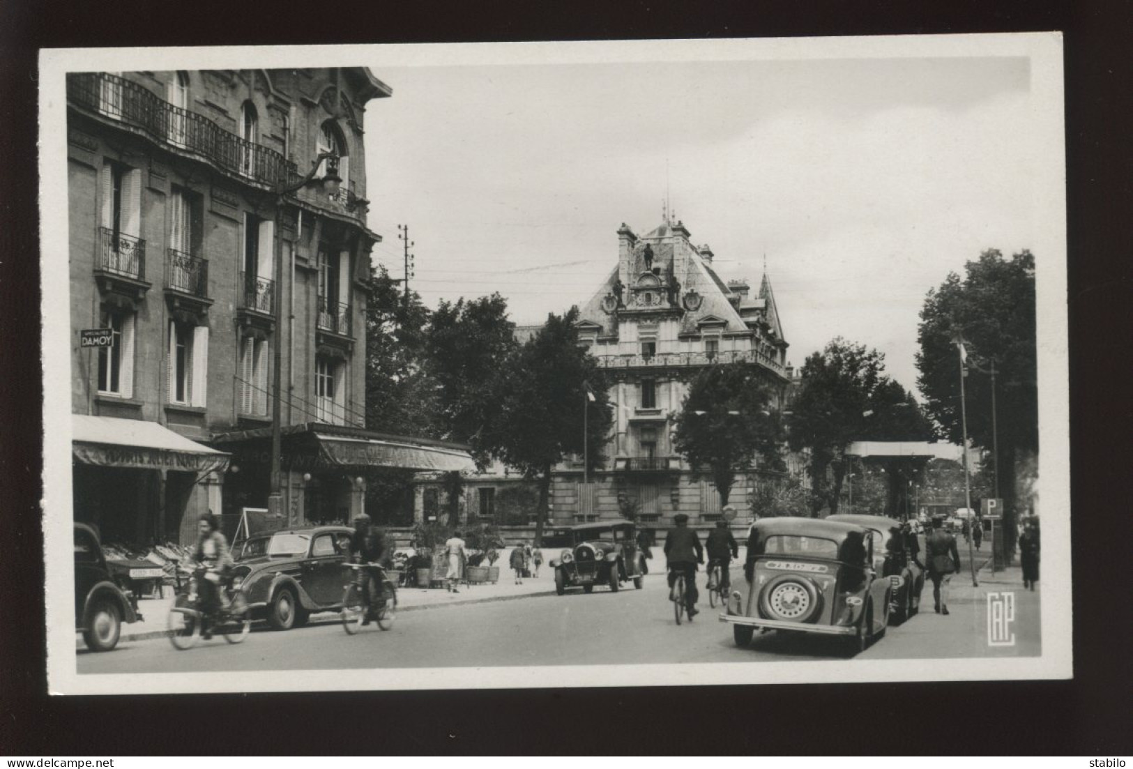 AUTOMOBILES - HOTCHKISS PLACE DE LA REPUBLIQUE A MEZIERES - Voitures De Tourisme