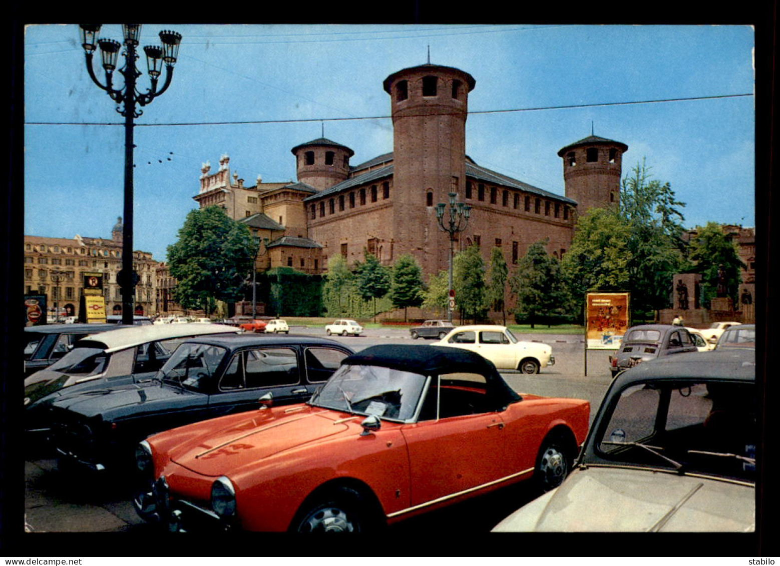 AUTOMOBILES - ALFA ROMEO CABRIOLET A TURIN - Voitures De Tourisme