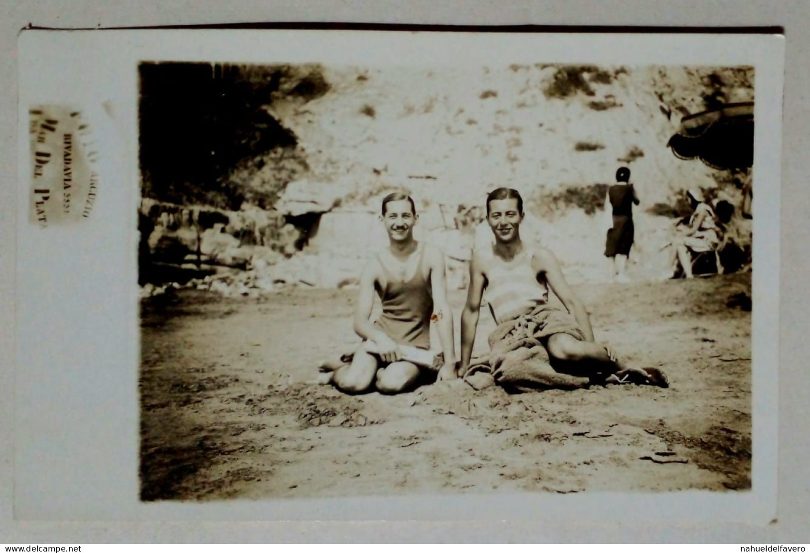 Carte Postale - Deux Amis Sur La Plage. - Fotografía