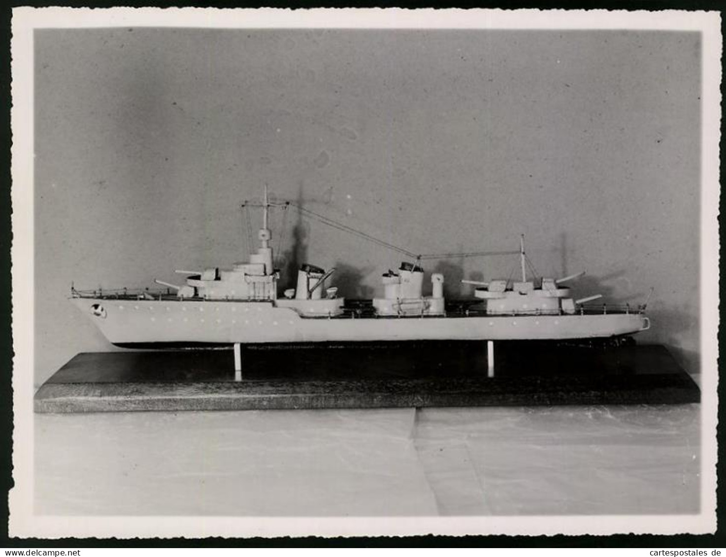 Fotografie Kriegsschiff - Modell Eines Zerstörers  - Barcos