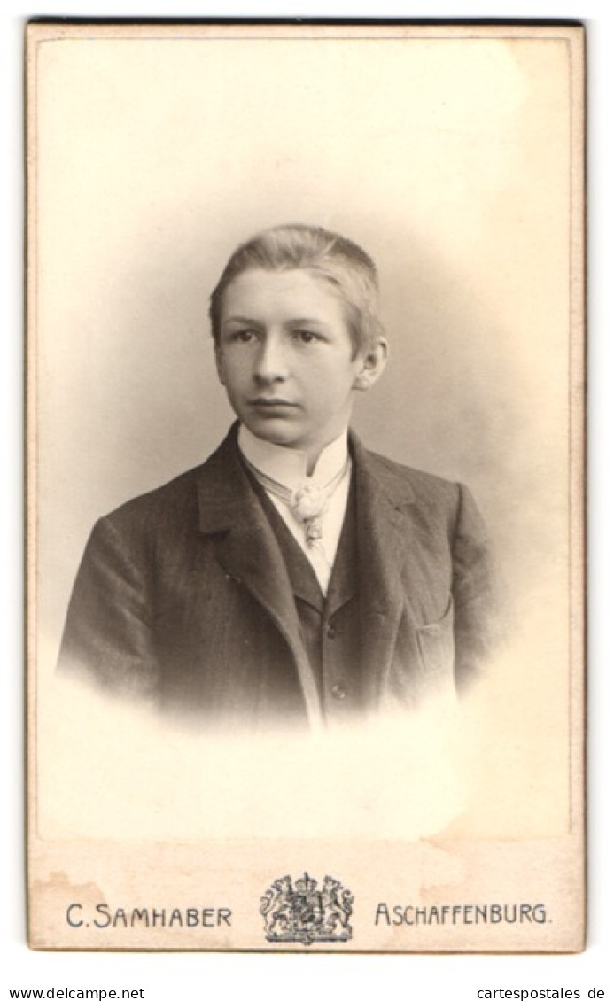 Fotografie C. Samhaber, Aschaffenburg, Junge In Edlem Anzug Und Grossen Augen  - Personnes Anonymes