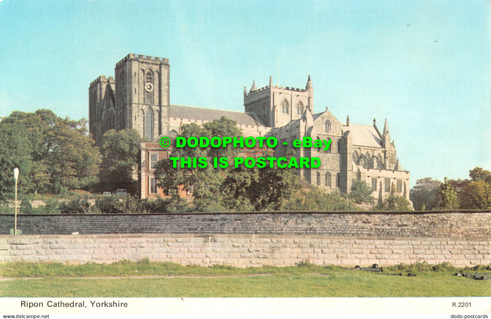 R494601 Ripon Cathedral. Yorkshire. R.2201. Dennis - Wereld