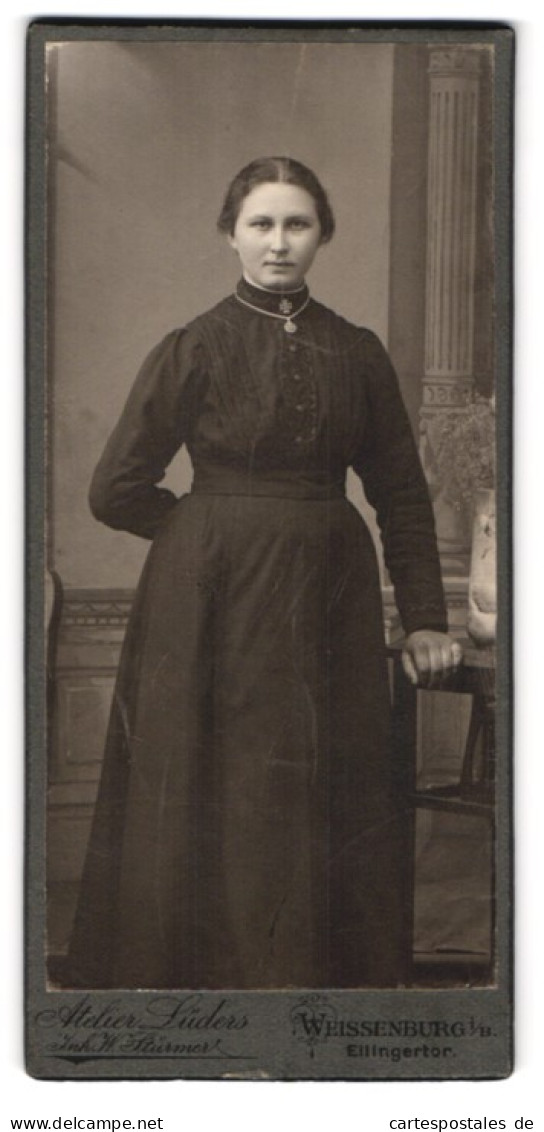 Fotografie W. Stürmer, Weissenburg I. B., Junge Dame Im Kleid  - Anonyme Personen