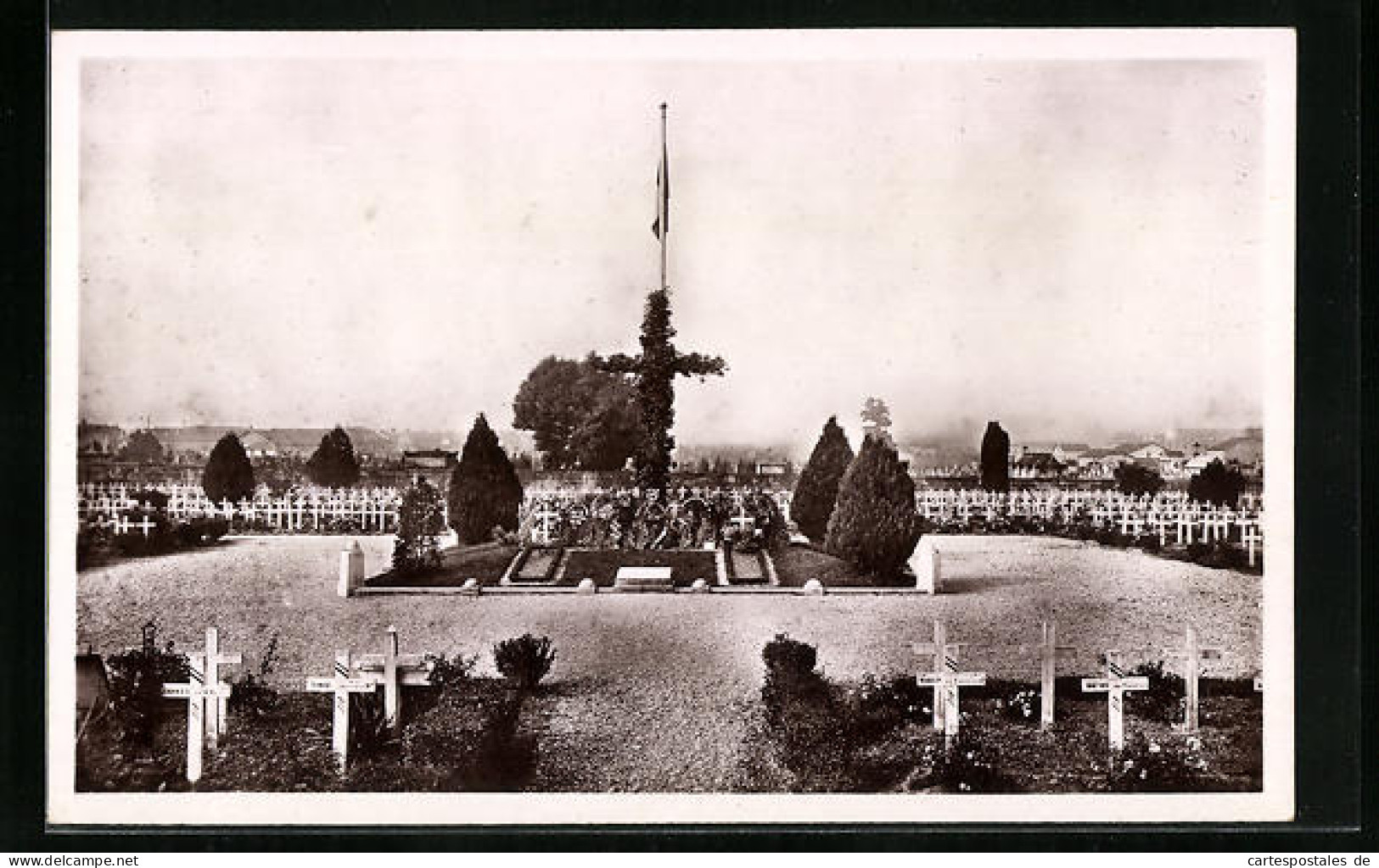 AK Verdun, Cimetière Des 7 Soldats Inconnus, Kriegsgräber  - War 1914-18