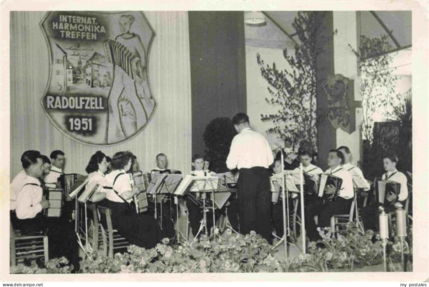 73972619 Radolfzell_Bodensee Internationales Harmonika Treffen Auffuehrung - Radolfzell