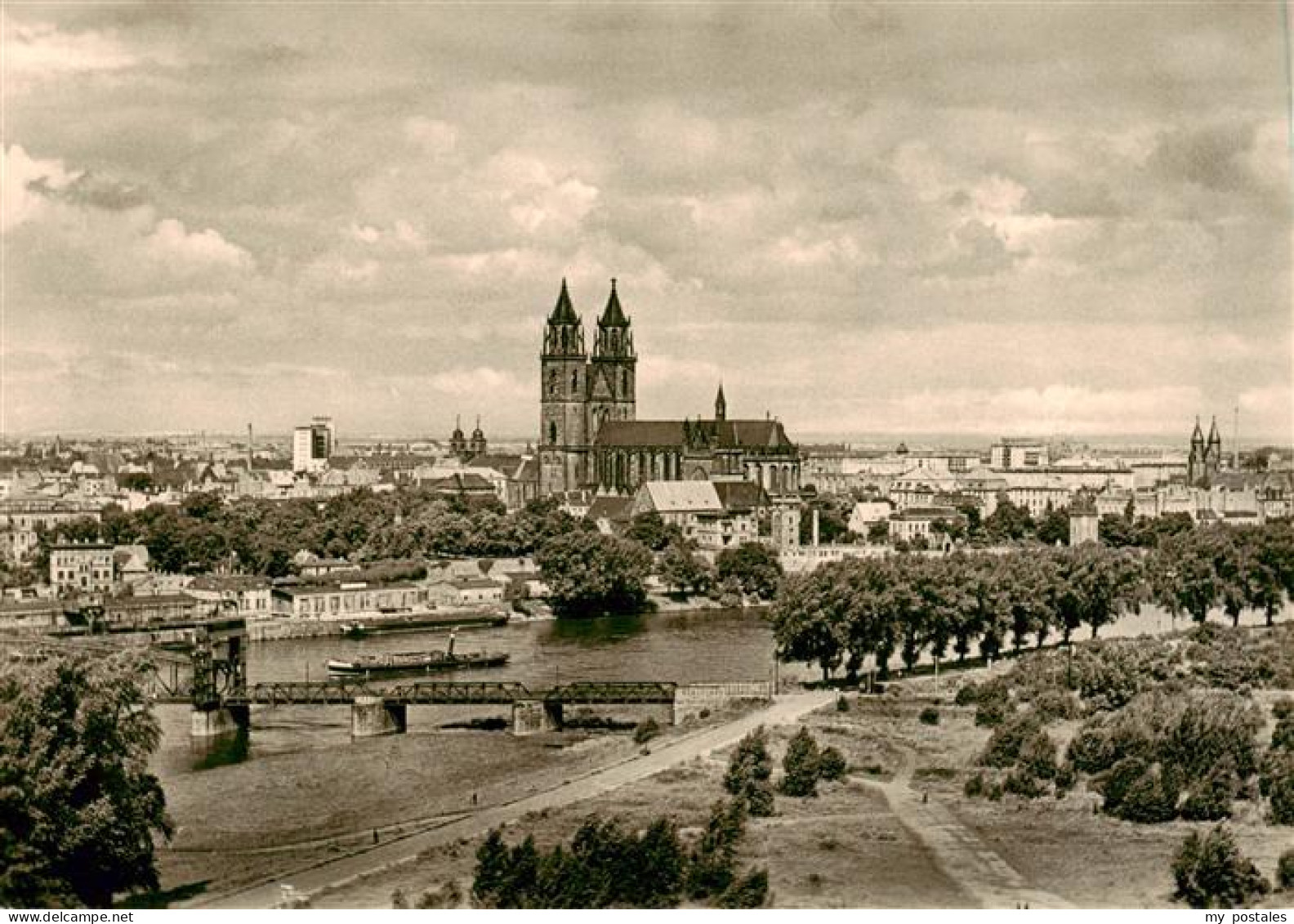 73899282 Magdeburg Stadtpanorama Mit Blick Zum Dom Magdeburg - Magdeburg