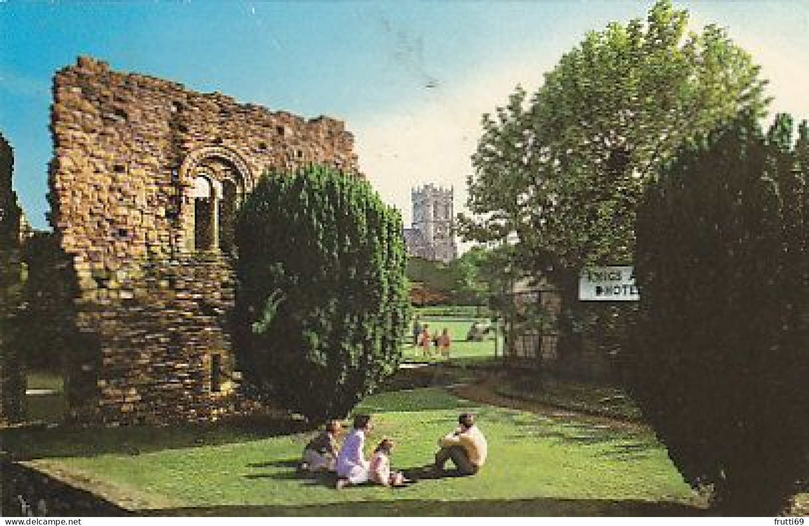 AK 214767 ENGLAND - The Ruins And Christchurch Abbey - Autres & Non Classés