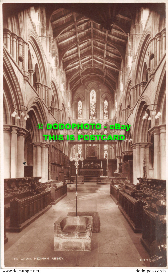 R495646 Hexham Abbey. The Choir. Walter Scott. RP - Monde