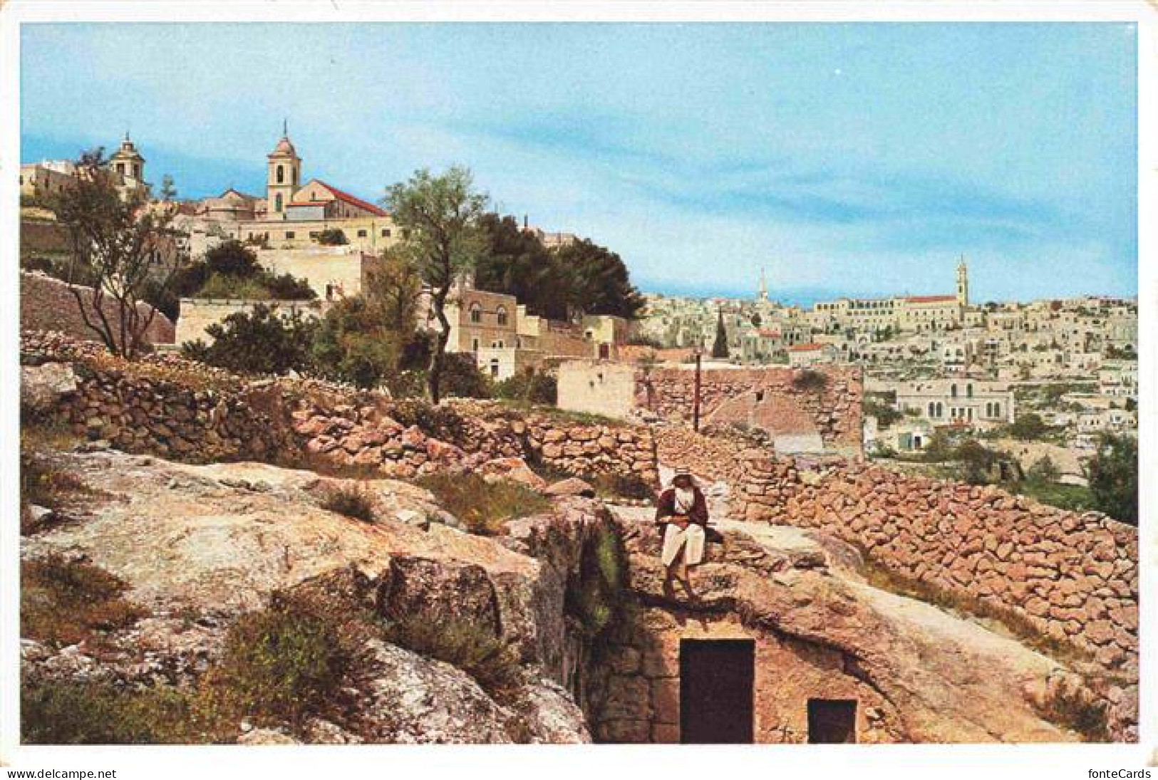 73972673 Bethlehem__Yerushalayim_Israel Panorama With Church Of The Nativity On  - Israël