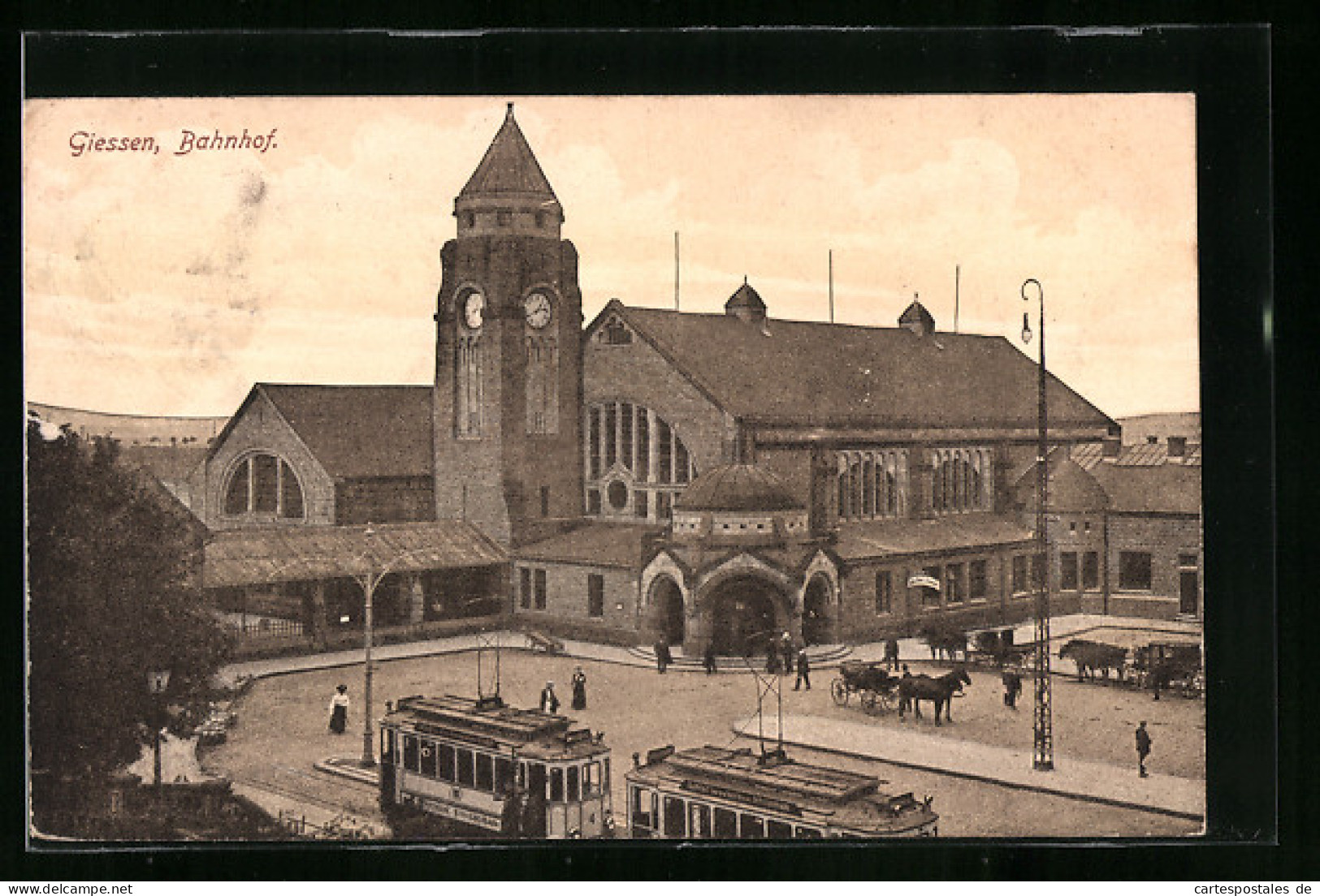 AK Giessen, Bahnhof, Kutschen Und Strassenbahn  - Giessen