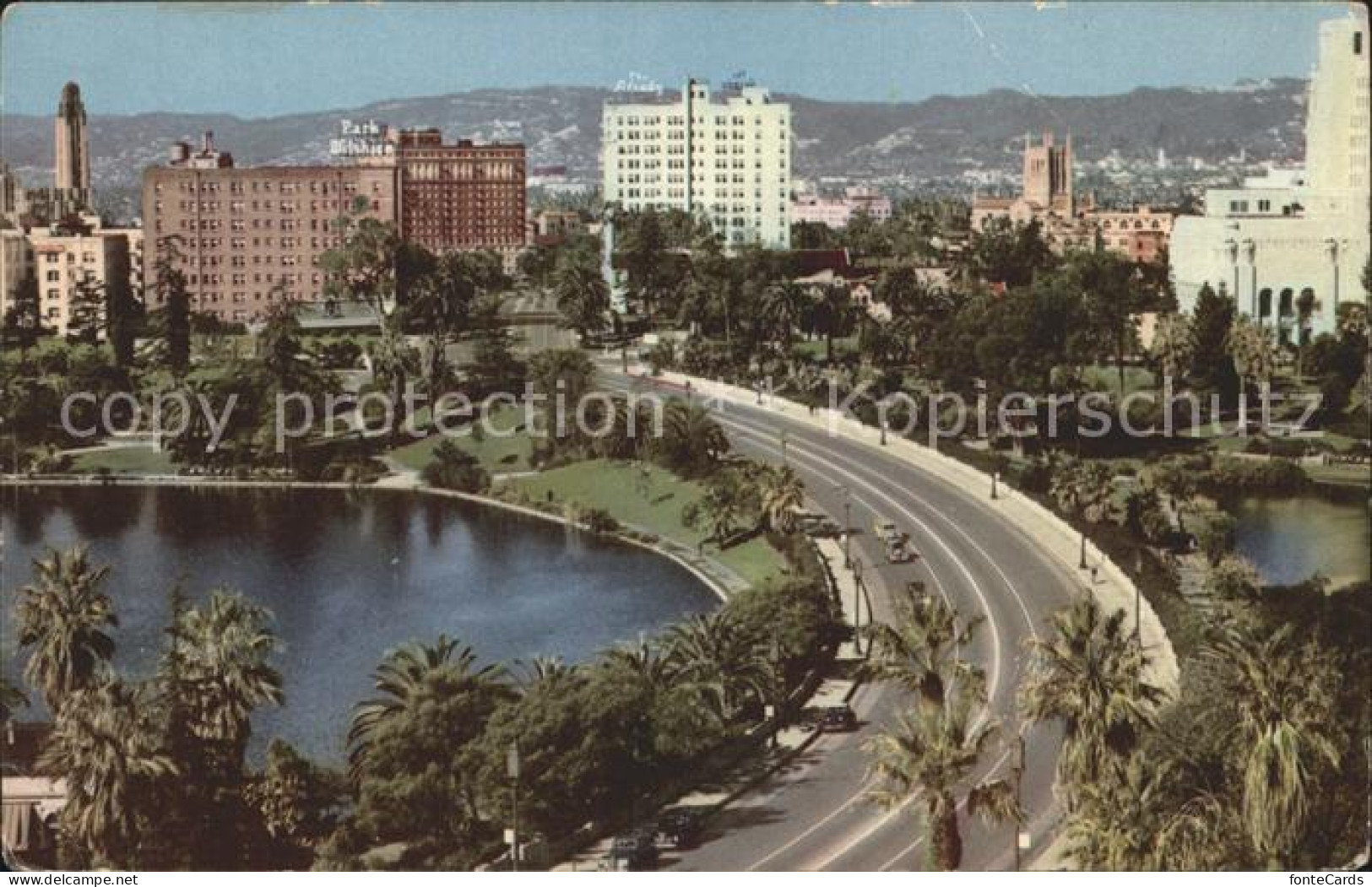 72271995 Los_Angeles_California Wilshire Boulevard With MacArthur Park - Sonstige & Ohne Zuordnung