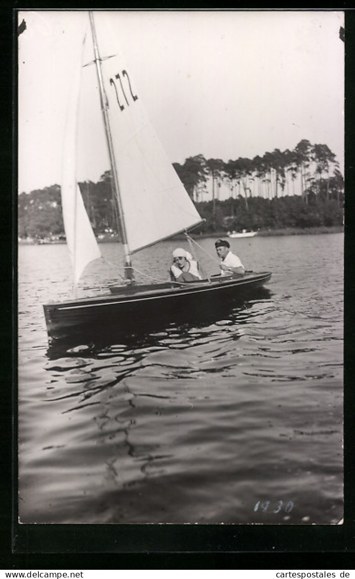 AK Mann Und Frau In Einer Jolle, Segelsport  - Sailing