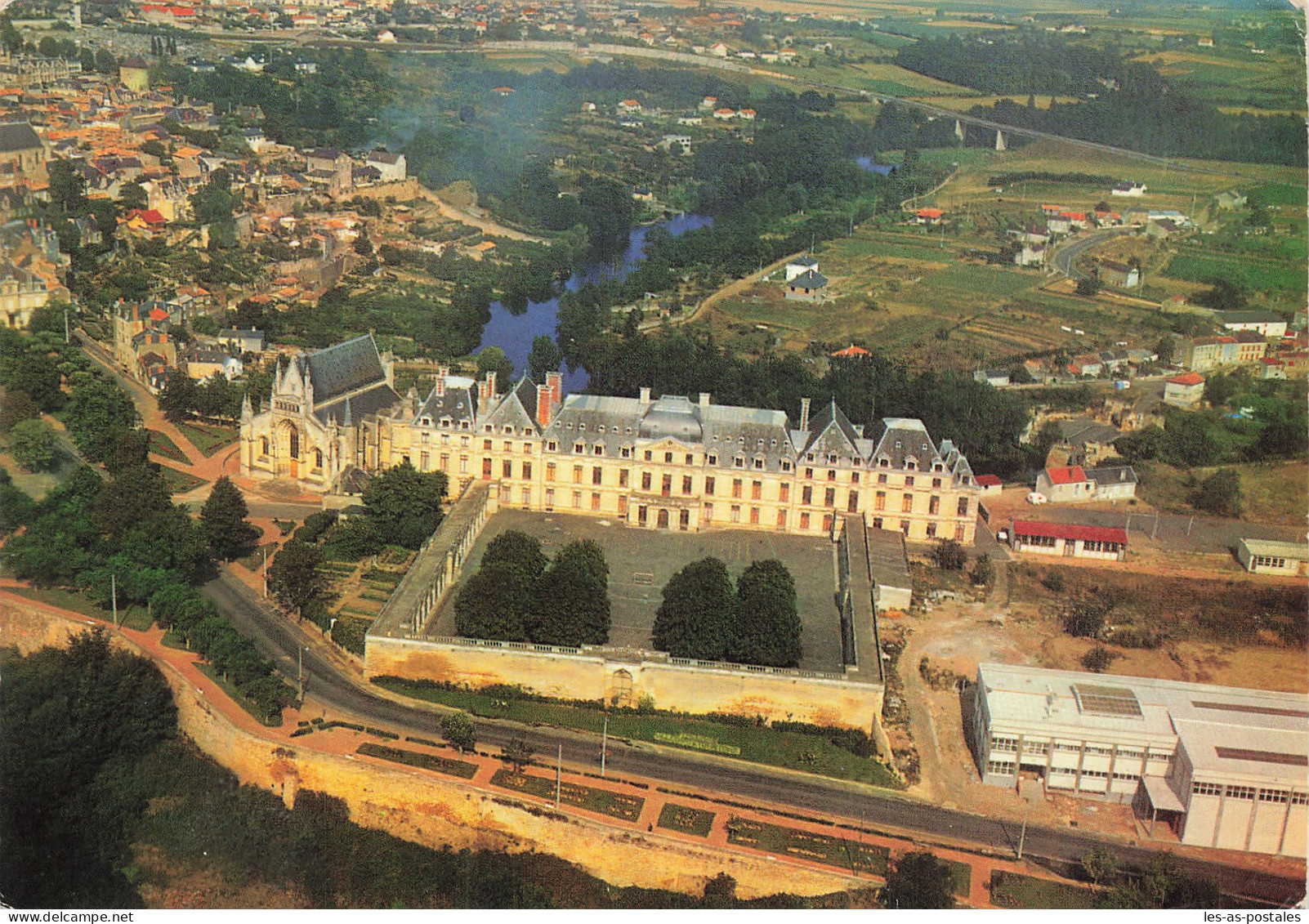 79  THOUARS LE CHÂTEAU DES DUCS DE LA TREMOILLE - Thouars