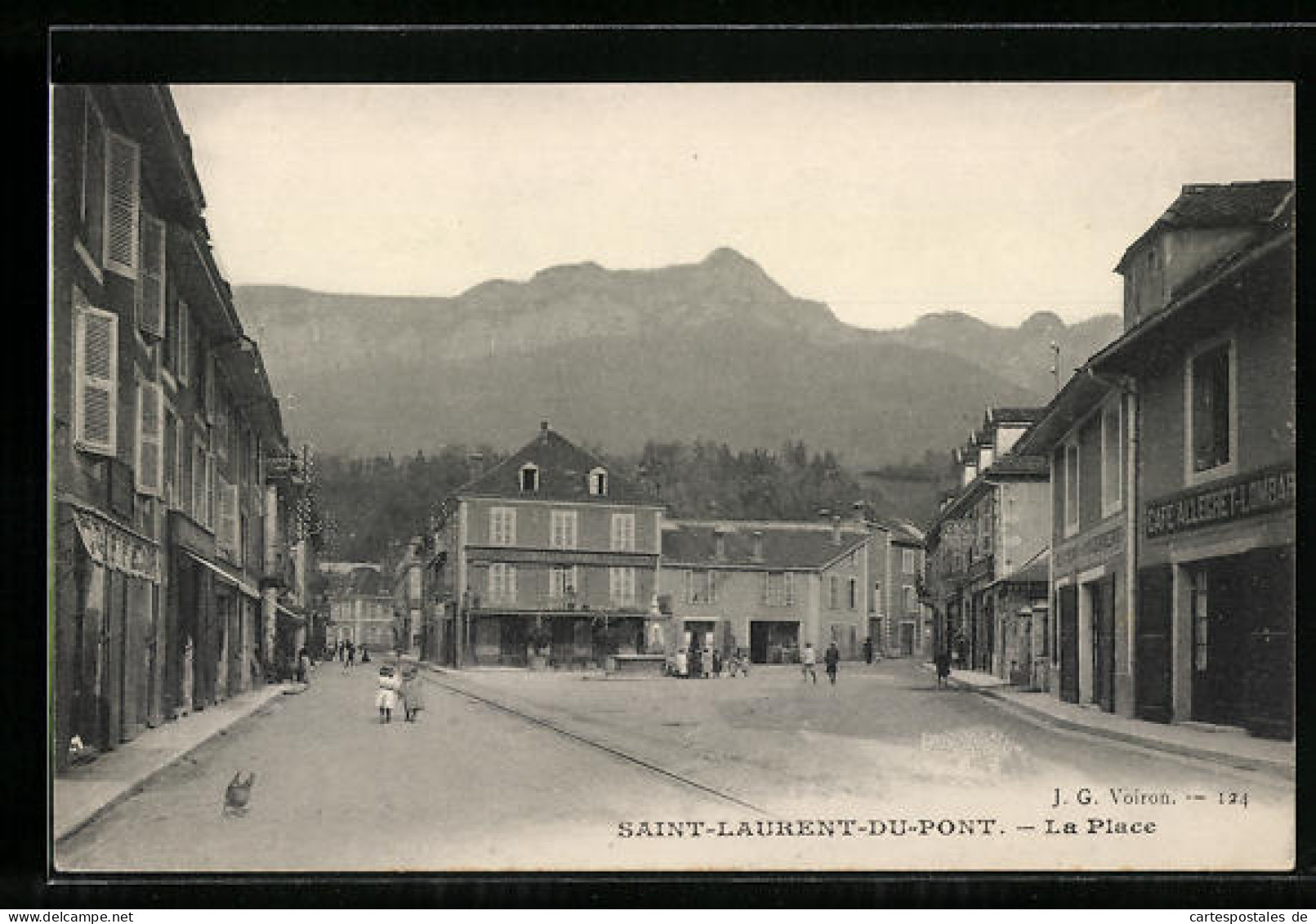 CPA Saint-Laurent-du-Pont, La Place  - Saint-Laurent-du-Pont