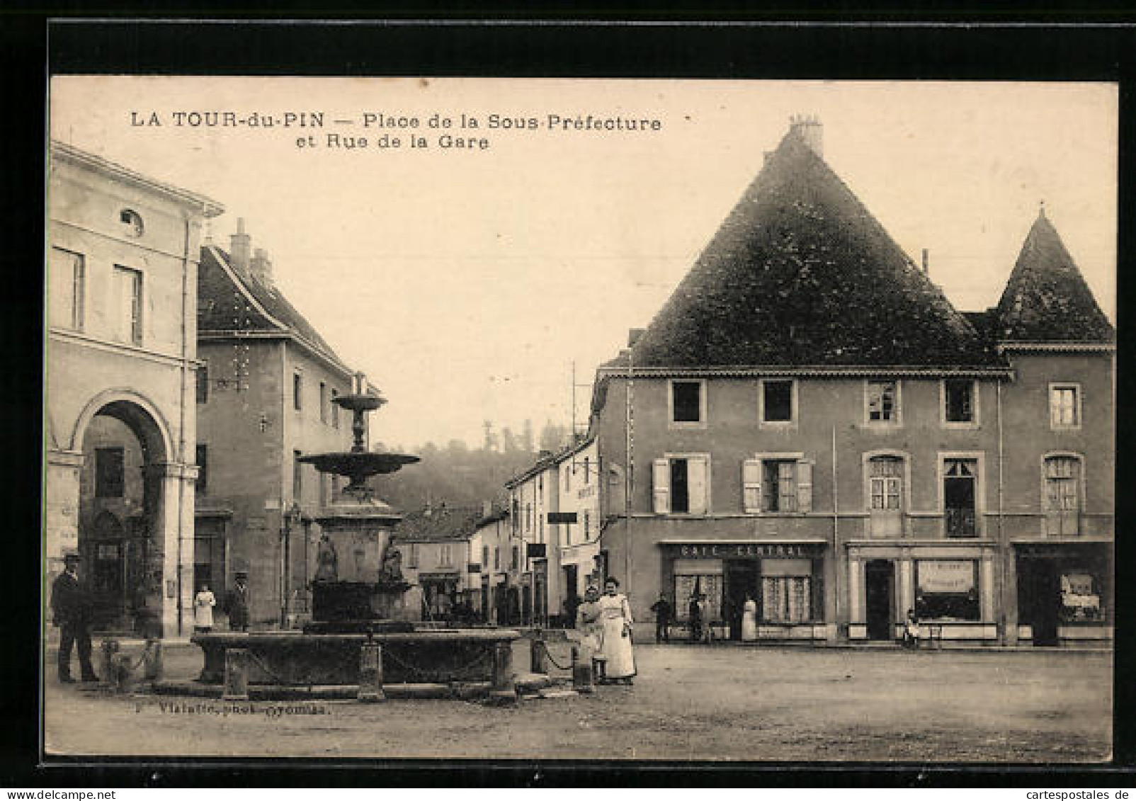CPA La Tour-du-Pin, Place De La Sous-Préfecture Et Rue De La Gare  - La Tour-du-Pin