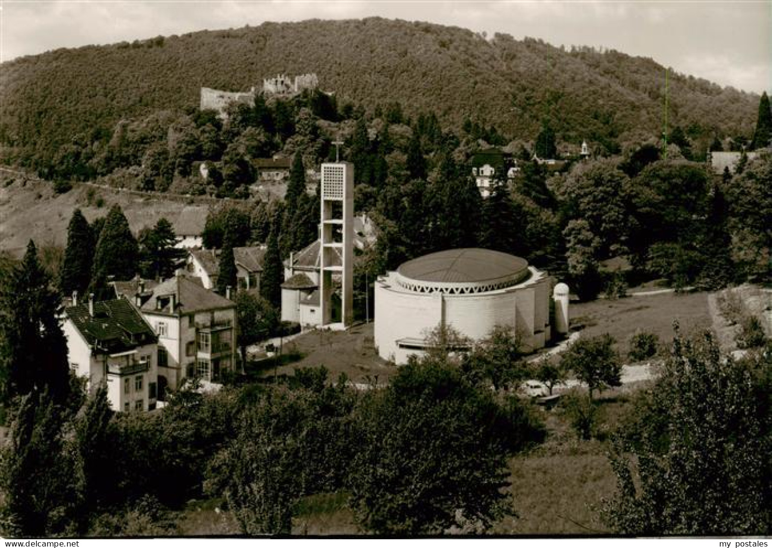 73891817 Badenweiler Neue Kirche Fliegeraufnahme Badenweiler - Badenweiler