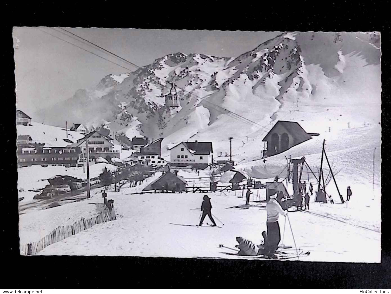 Cp, 65, La Mongie, Les Pistes Et Gare Du Téléférique, Voyagée 1962, Ed. Cap - Altri & Non Classificati