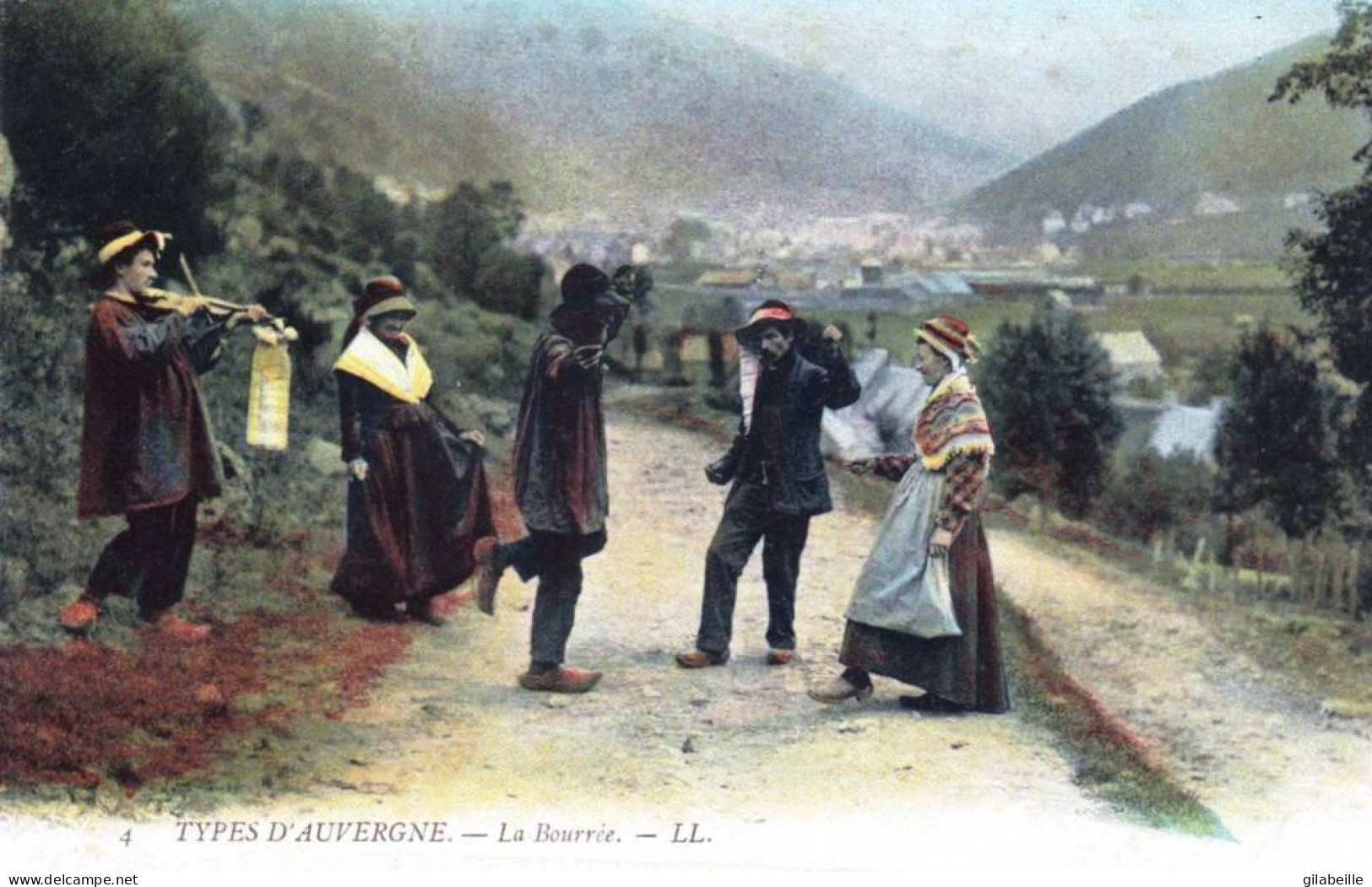 AUVERGNE -  Types D'Auvergne - La Bourrée - Auvergne
