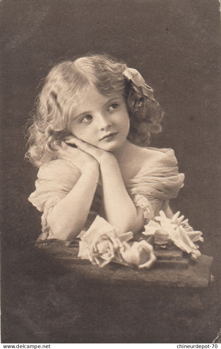 ENFANTS FILLE - Portretten