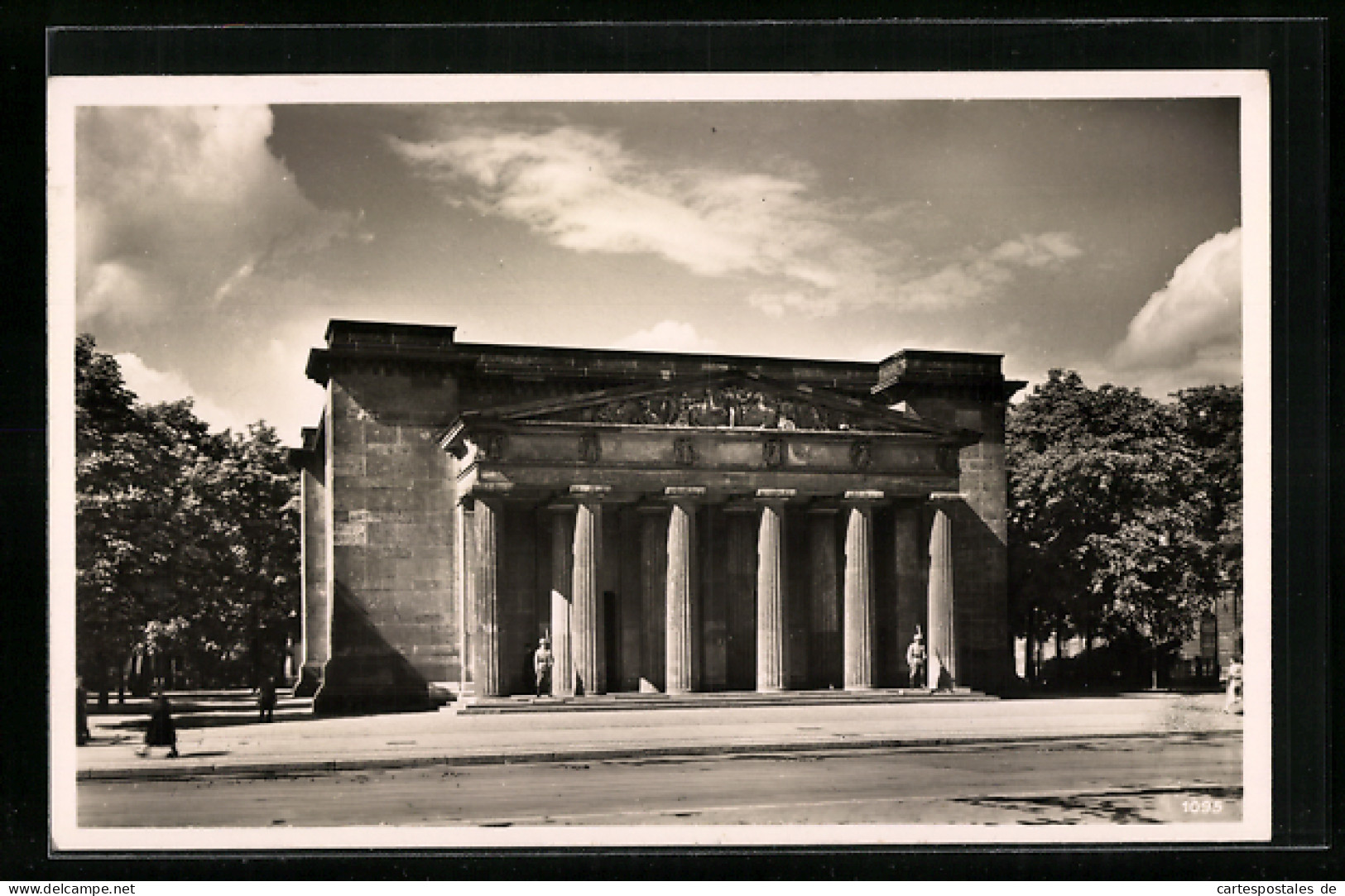 AK Berlin, Reichsehrenmal, Unter Den Linden  - Mitte