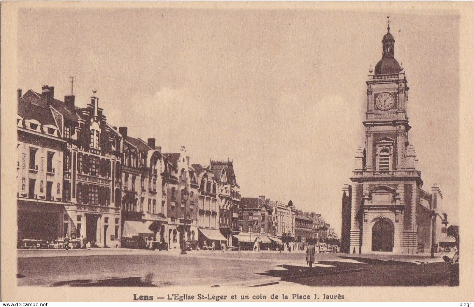 3-62498 01 112 - LENS * - L'EGLISE SAINT LEGER ET UN COIN DE LA PLACE J.JAURES - Lens