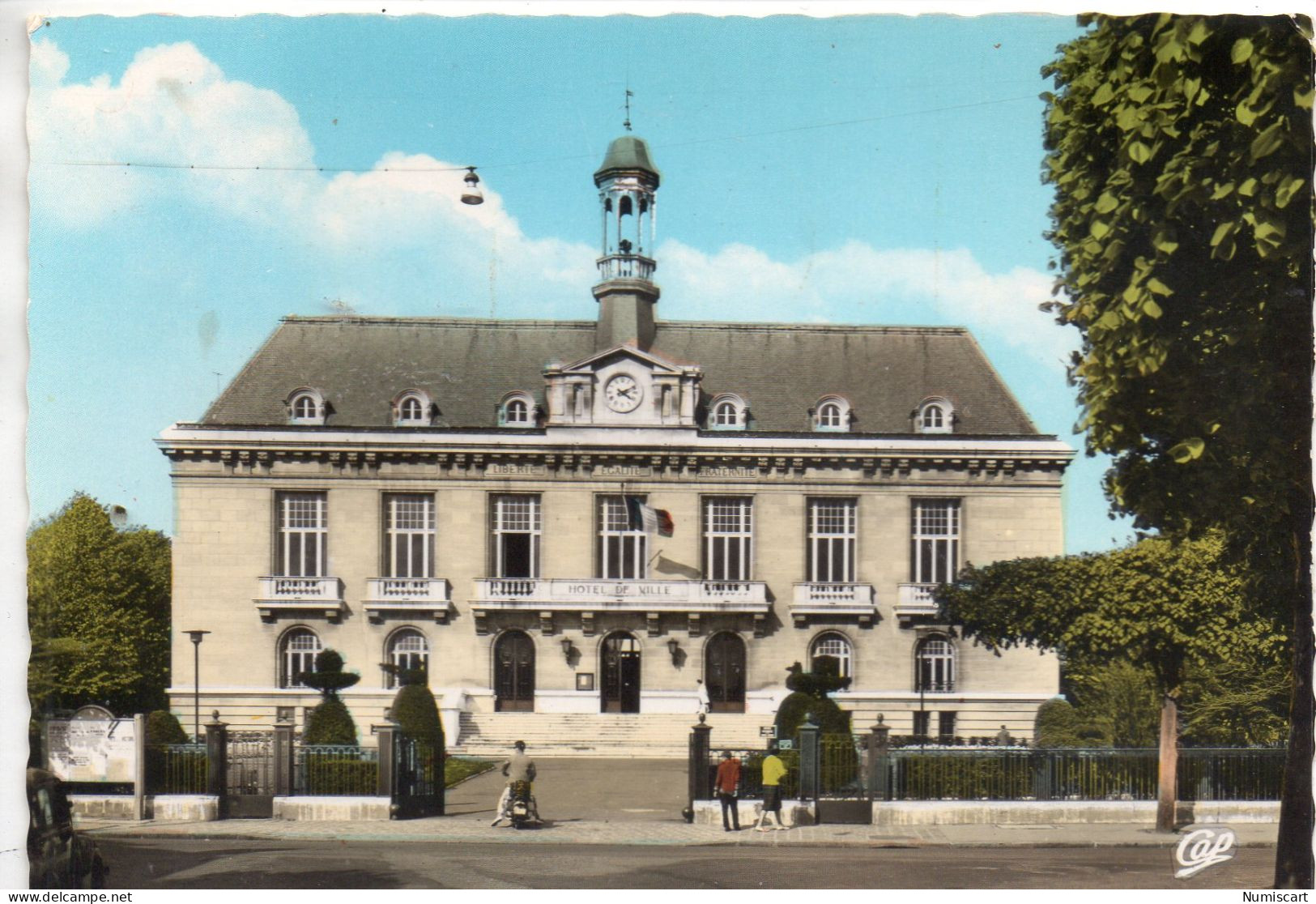 Aulnay-sous-Bois Animée Hôtel De Ville - Aulnay Sous Bois