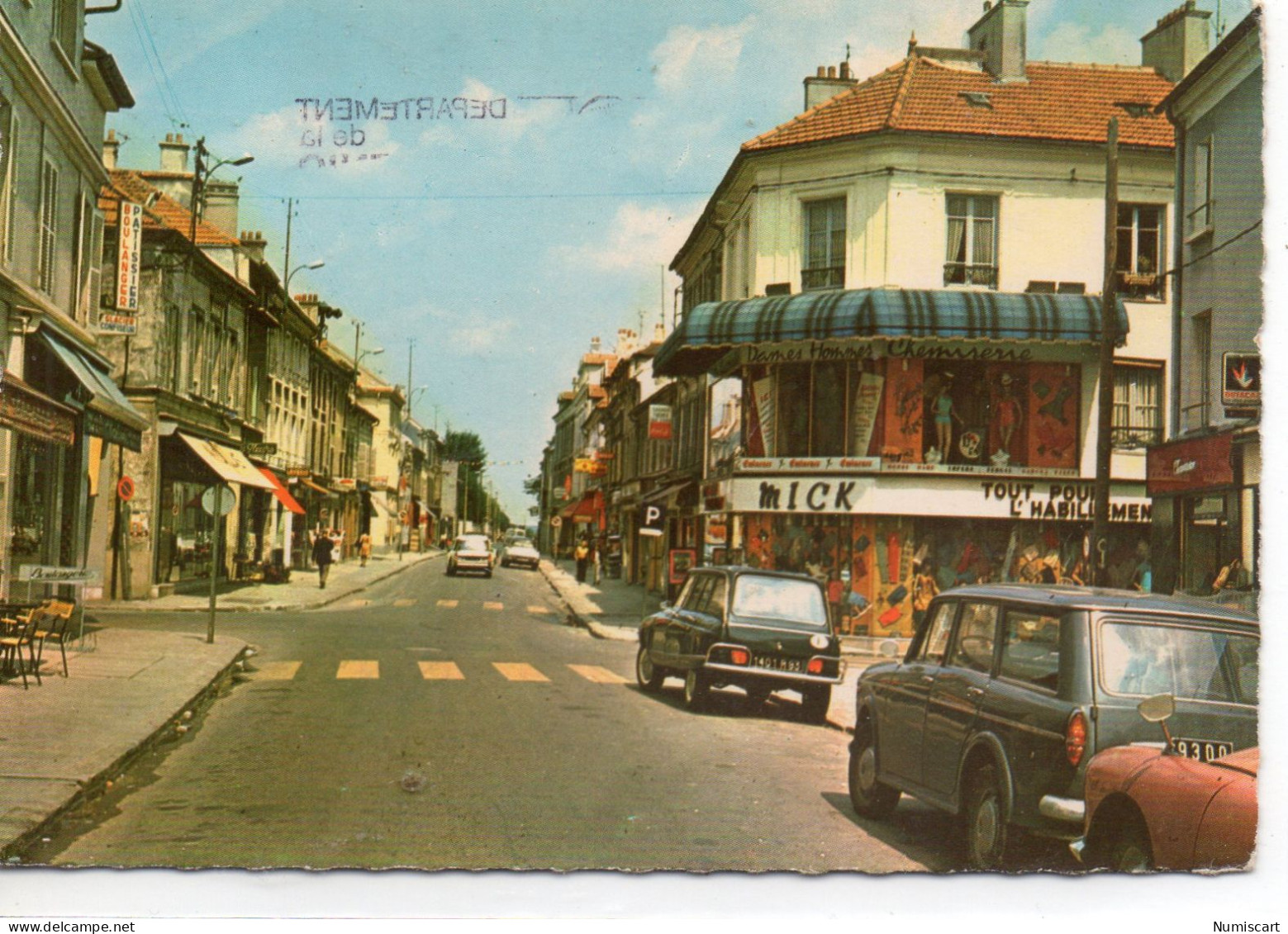 Montreuil Animée Grande Rue Commerces Voitures - Montreuil