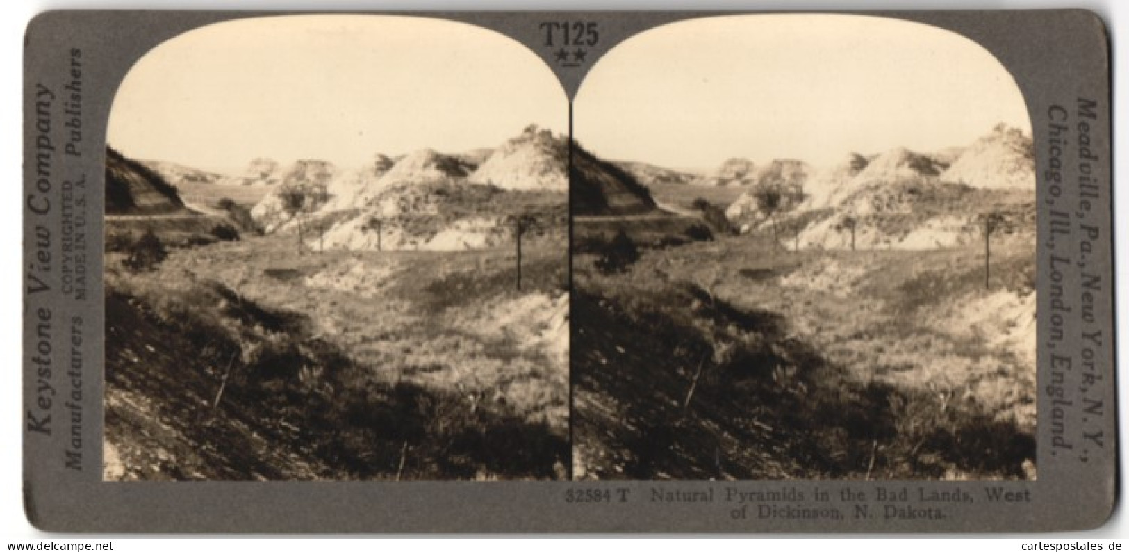 Stereo-Fotografie Keystone View Co., Meadville / PA., Ansicht Dickinson / ND, Natural Pyramids In The Bad Lands  - Stereoscoop