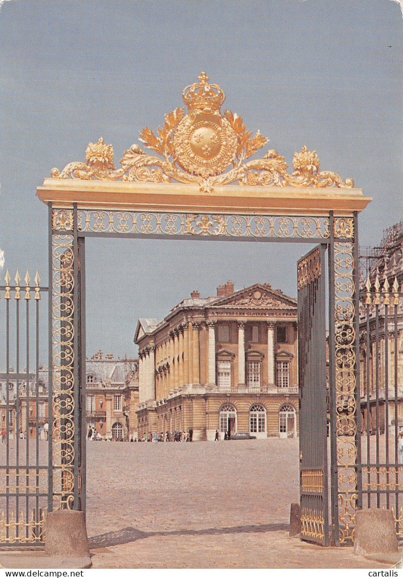 78-VERSAILLES ENTREE DU CHATEAU-N° 4401-A/0157 - Versailles (Château)