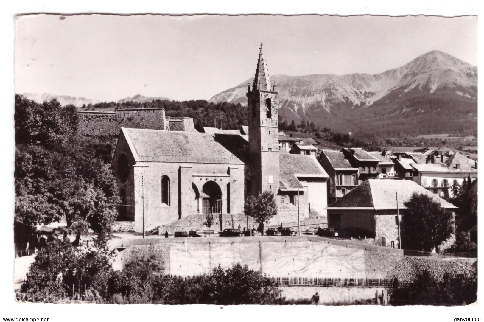 SEYNE LES ALPES L'Eglise (carte Photo) - Autres & Non Classés