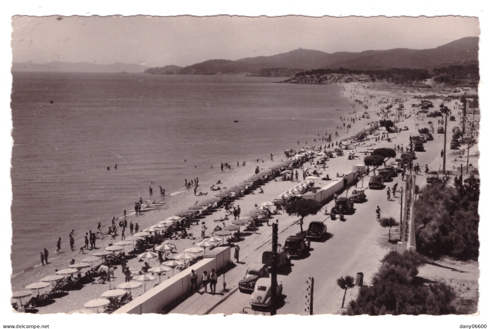 LE LAVANDOU La Plage La Pointe Du Gouron Et Le Cap Benat (carte Photo Animée) - Le Lavandou