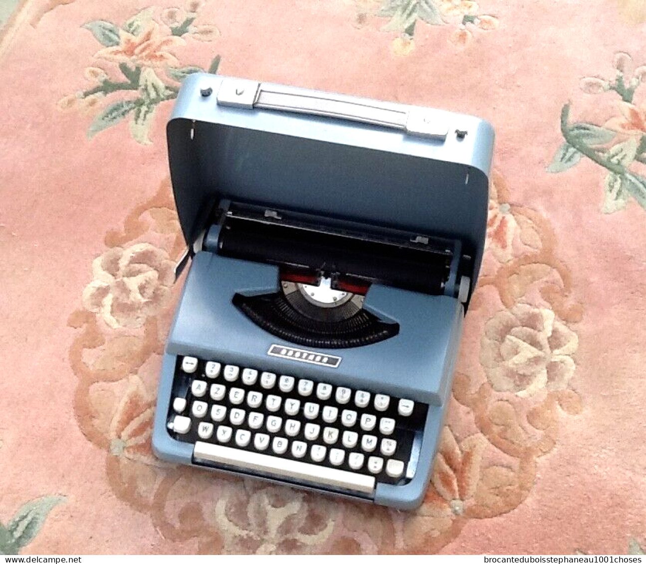 Machine à écrire portative de 1966  Brother Industries LTD  Made in Magoya Japan