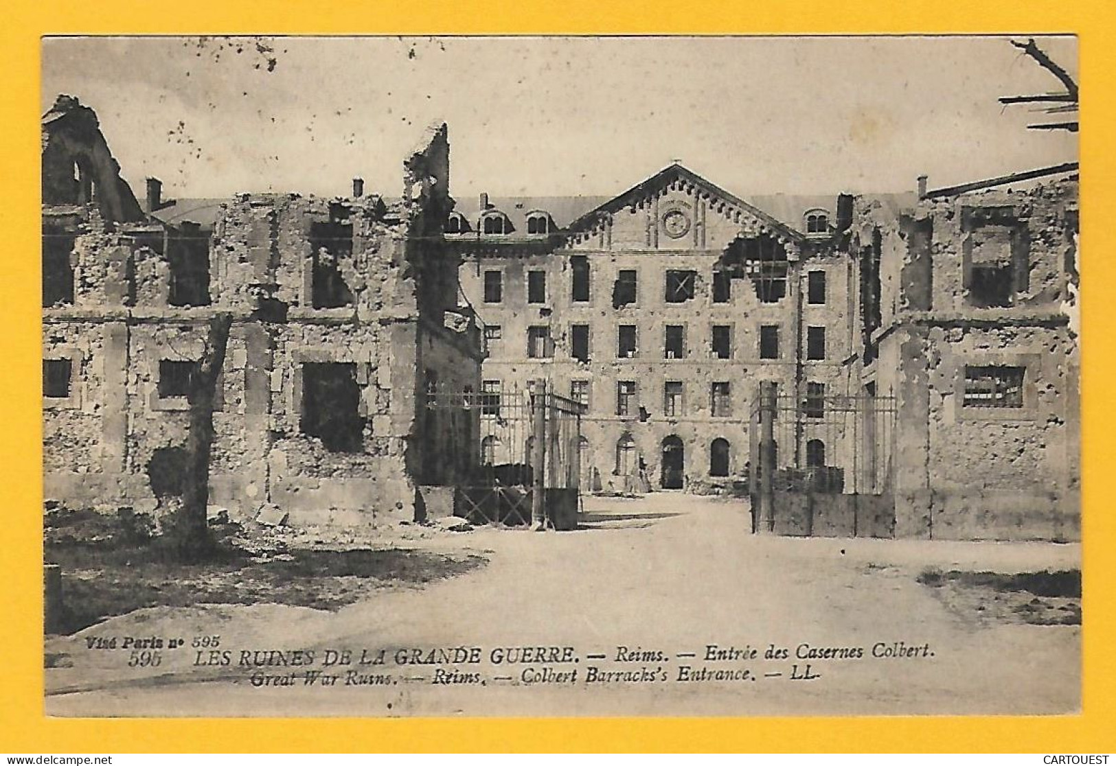 CPA REIMS GUERRE 1914 -18 Ruines Entrée Des Casernes 1920 Peu Commune - Reims