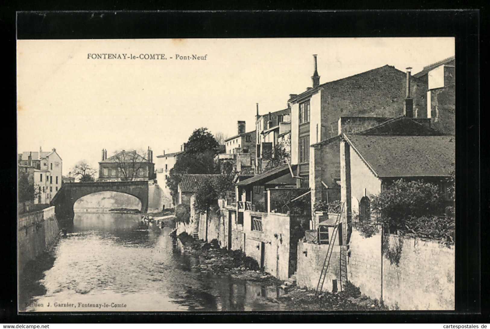 CPA Fontenay-le-Comte, Pont-Neuf  - Fontenay Le Comte