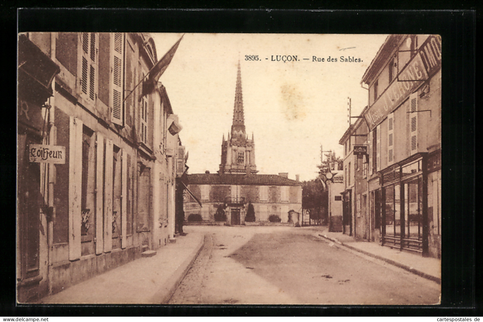 CPA Lucon, Rue Des Sables, Vue De La Rue  - Lucon