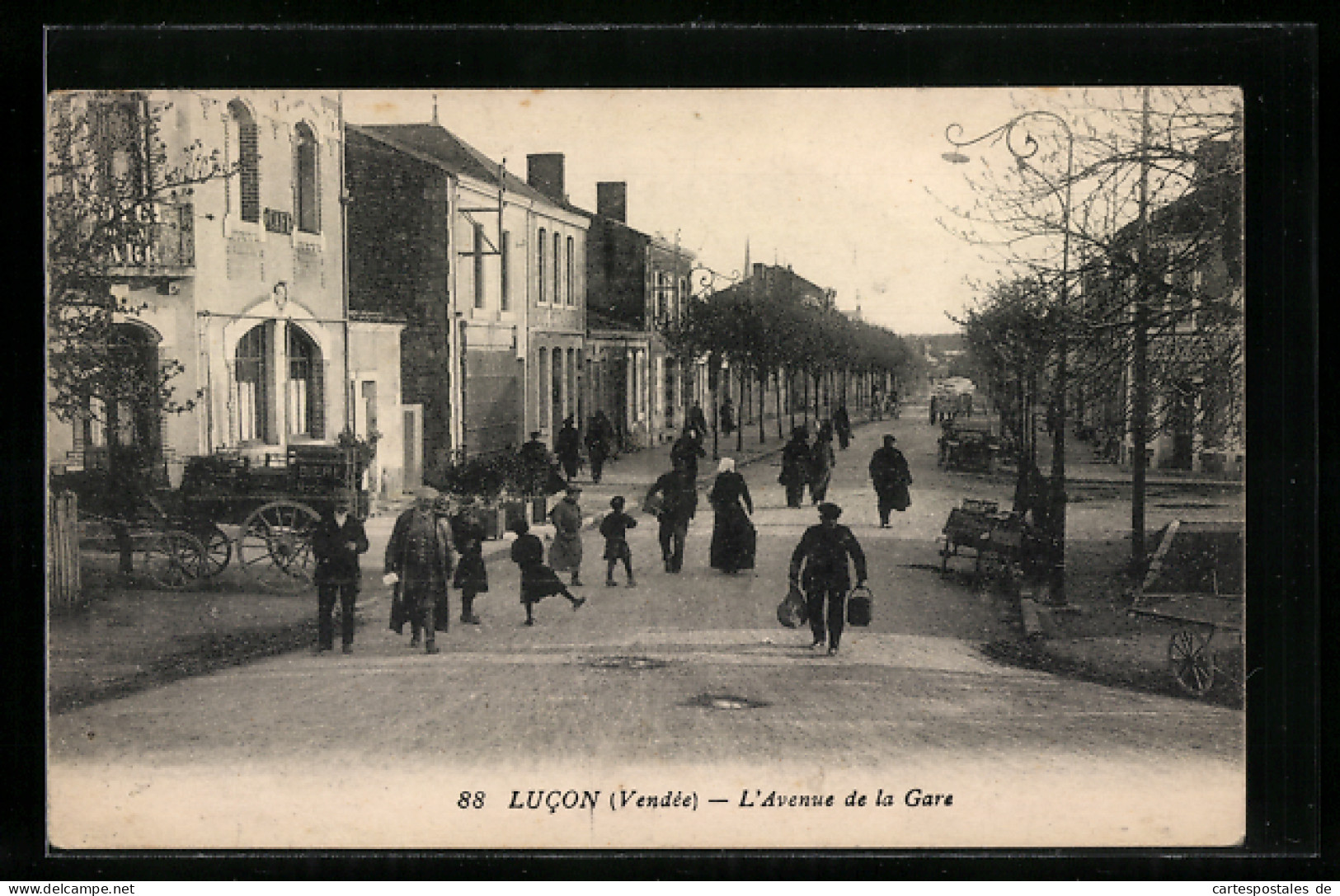 CPA Lucon, L`Avenue De La Gare  - Lucon