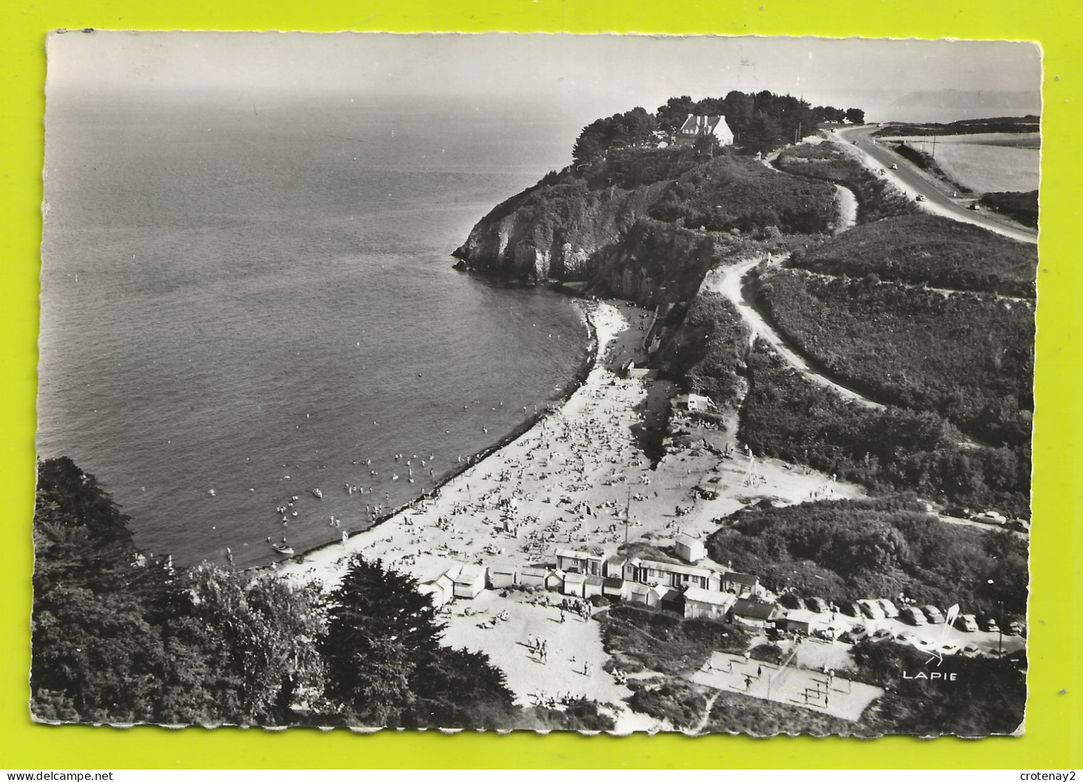 22 En Avion Au Dessus De ETABLES SUR MER N°21 Plage Du Moulin 1963 Terrain Et Partie De Volley VOIR Belle Flamme - Etables-sur-Mer