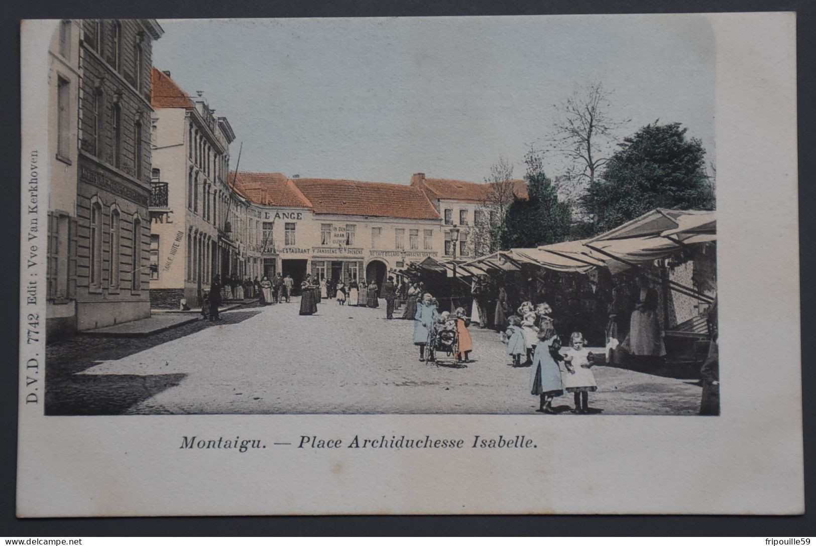 Montaigu - Place Archiduchesse Isabelle - Ed. D.V.D. 7742 Vve Van Kerkhoven - 1900! - Leuven