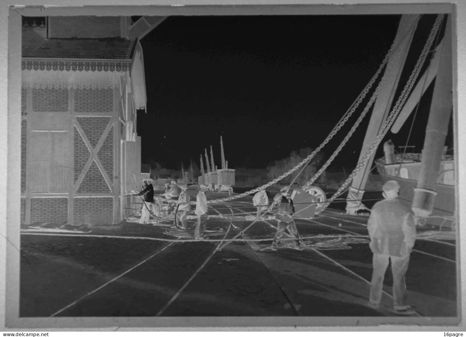 LOT DE CINQ PLAQUES DE VERRE, MONTAGE DU GRÉEMENT DU NAVIRE TROIS MÂTS, SAINTE-ANNE, PORT DE NANTES, LOIRE-ATLANTIQUE - Glasplaten