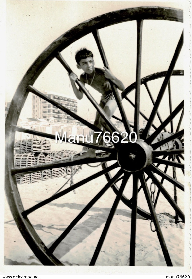 Ref 1 - Photo  Négatif  : Jeu Sur La Roue - Plage à Saint Jean De Mont , Vendée - France . - Europa