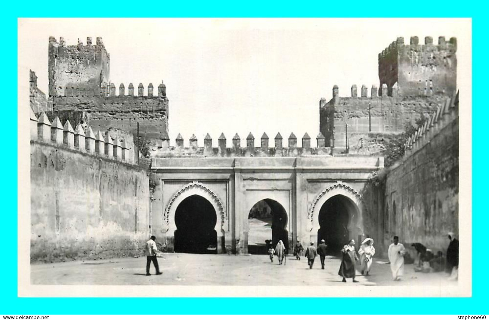 A807 / 413 Maroc FES Place Et Porte Dekakene ( Timbre ) - Fez