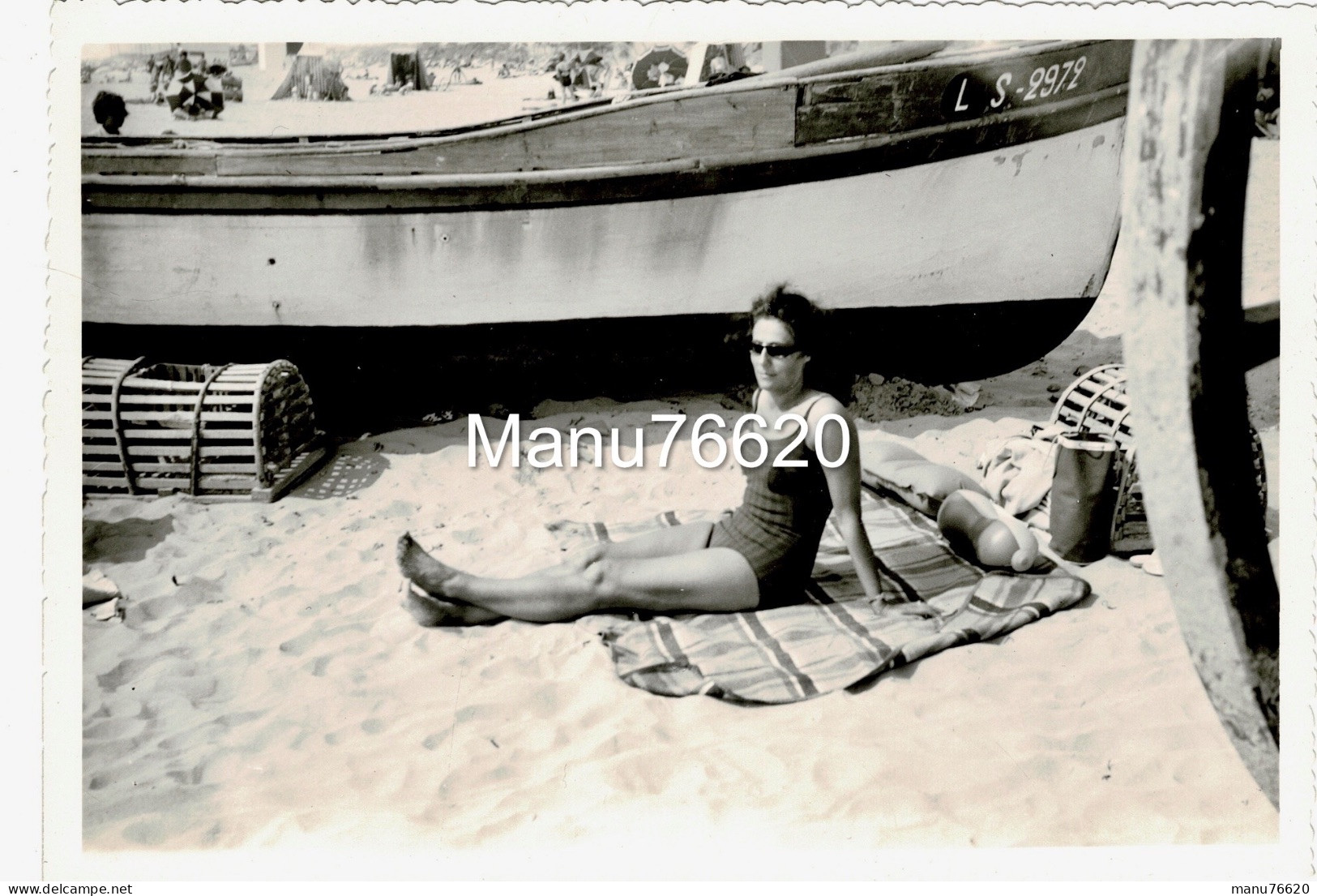 Ref 1 - Photo  Négatif  : Barque Et Touriste Sur La Plage à Saint Jean De Mont , Vendée - France . - Europa