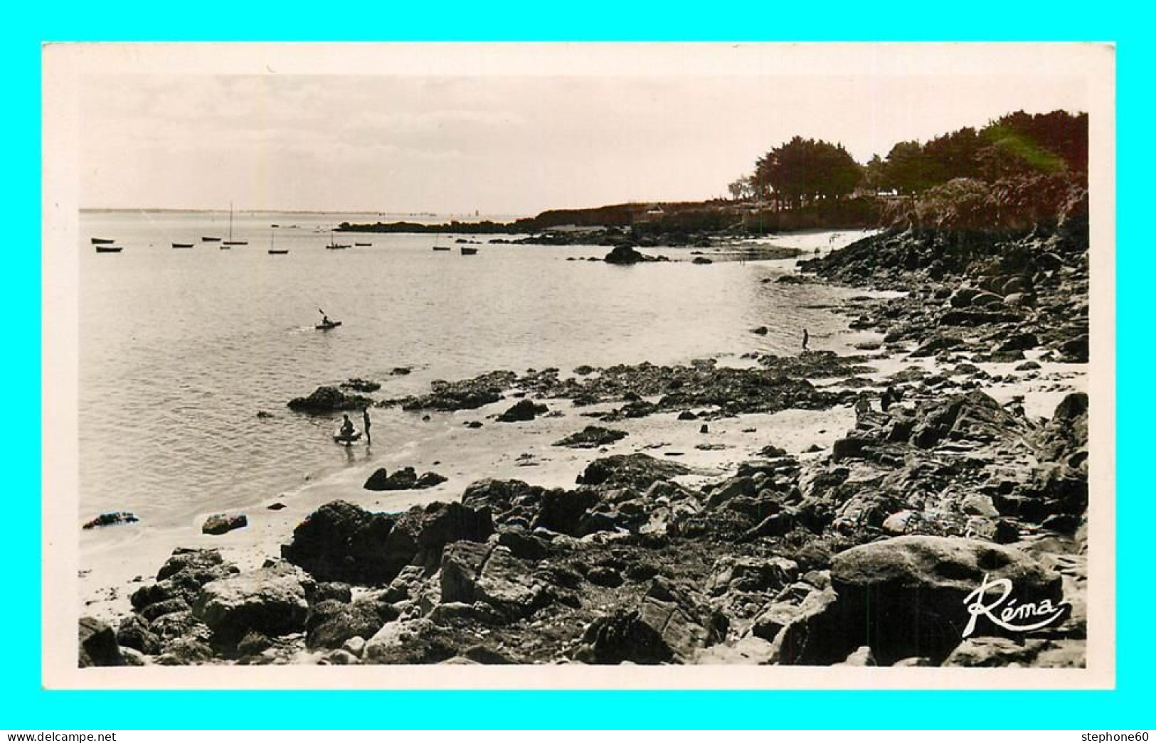 A812 / 159 29 - BEG MEIL Petite Plage Dans Les Rochers - Beg Meil