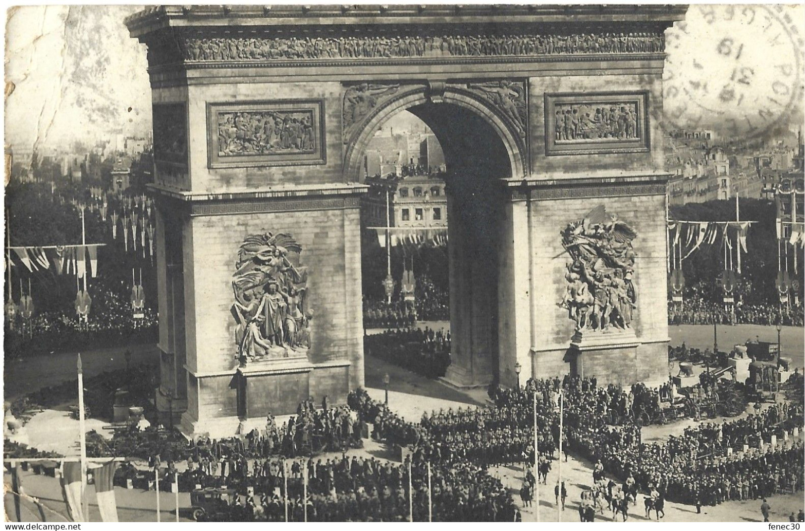 2 Cartes Photos Céremonie Arc De Triomphe 1919 - Triumphbogen