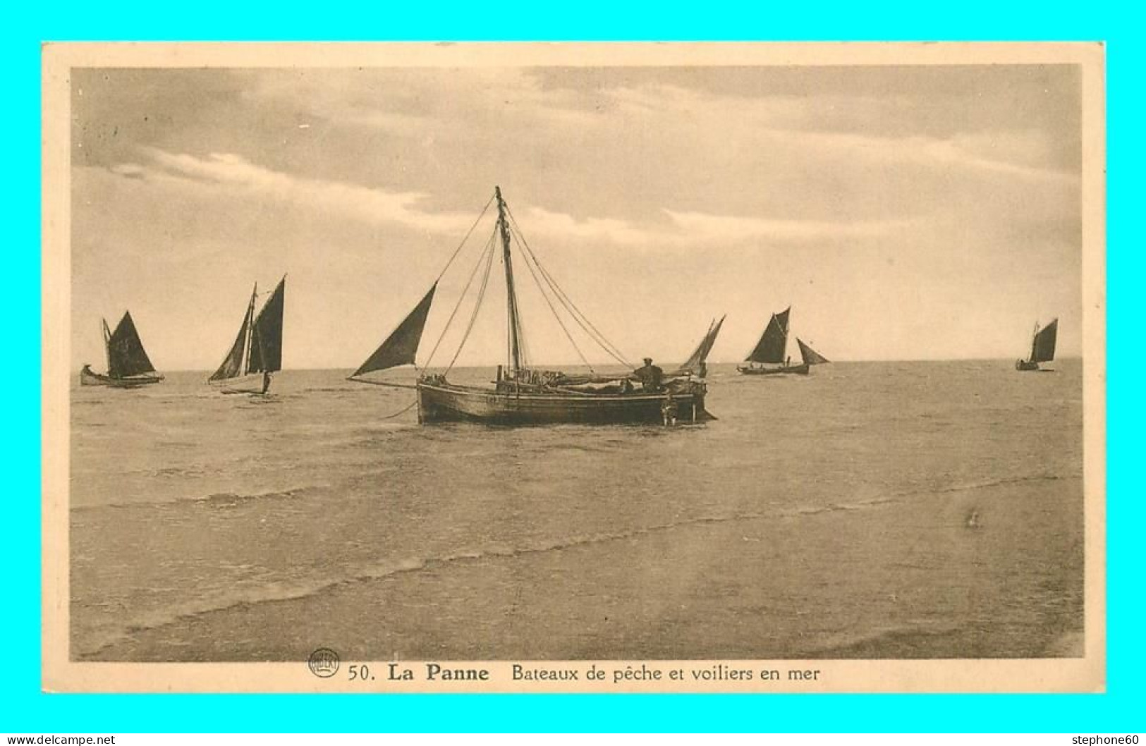 A812 / 595 DE PANNE Bateaux De Pêche Et Voiliers En Mer - De Panne