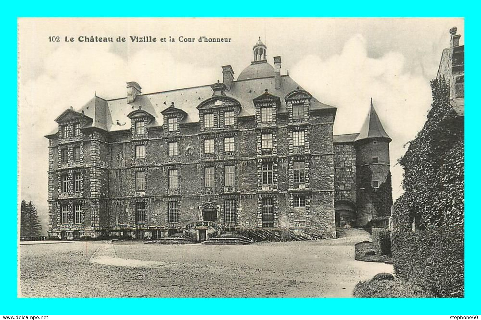 A812 / 561 38 - VIZILLE Chateau Et Cour D'Honneur - Vizille