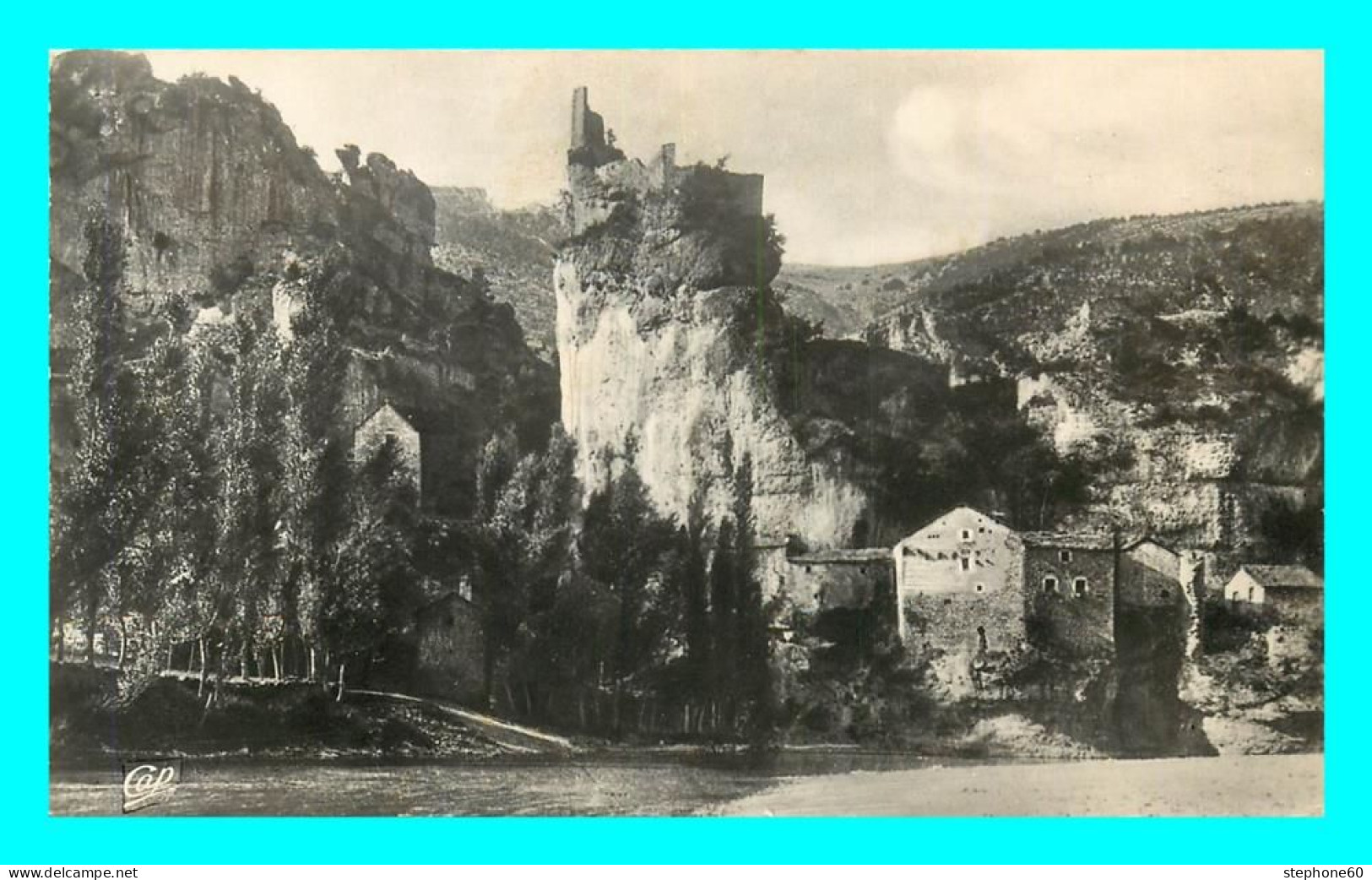 A823 / 153 48 - GORGES DU TARN Castelbouc Vue D'ensemble Et Le Vieux Chateau - Gorges Du Tarn
